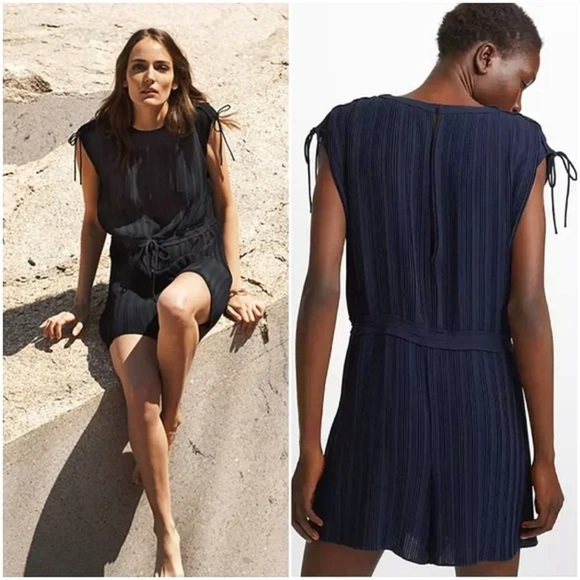 CLUB Monaco Navy Viga Pleated Tie-Shoulder Romper size 4 - Picture 1 of 13